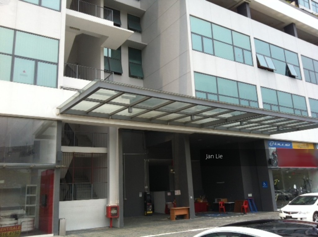 UB. ONE (D14), Warehouse #129588102